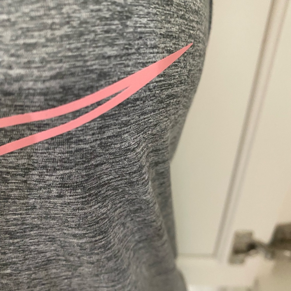 Nike Women's dry fit Heather Gray Tank with Pink Swoosh - Picture 4 of 12